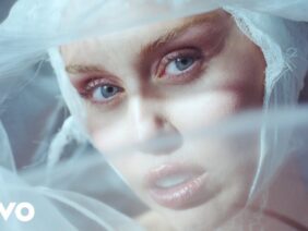 Miley Cyrus – Secrets (Official Video) ft. Lindsey Buckingham, Mick Fleetwood