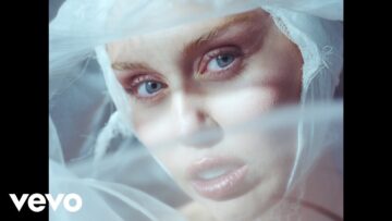 Miley Cyrus – Secrets (Official Video) ft. Lindsey Buckingham, Mick Fleetwood