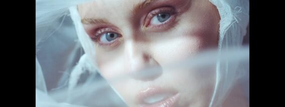 Miley Cyrus – Secrets (Official Video) ft. Lindsey Buckingham, Mick Fleetwood
