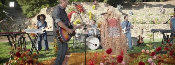 Gwen Stefani & Blake Shelton – Purple Irises (Backyard Garden Party)