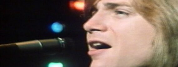 The Moody Blues – Im Just A Singer (In A Rock And Roll Band)