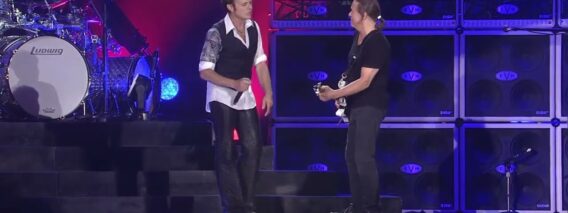 Van Halen – Everybody Wants Some!! (Live at the Tokyo Dome 2013) [PROSHOT]