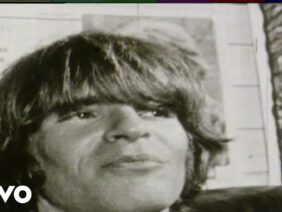 Creedence Clearwater Revival – Lookin Out My Back Door