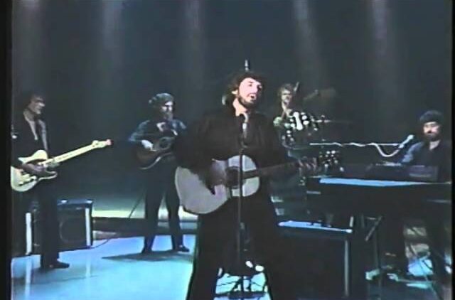 Eddie Rabbit – I Love A Rainy Night – [Solid Gold Show]