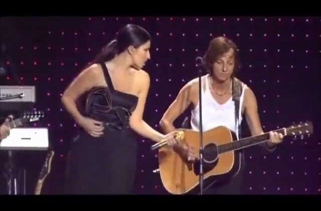 Gianna Nannini ft Laura Pausini – Sei nellanima [Live at San Siro] (Traducción en Español)