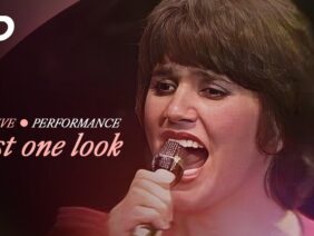 Linda Ronstadt – Just One Look (Official Live Performance)