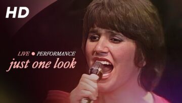 Linda Ronstadt – Just One Look (Official Live Performance)