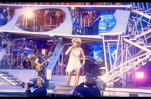09   Tina Turner   Lets Stay Together   LIVE