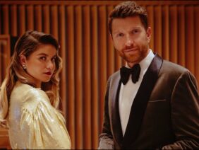 Brett Eldredge – Baby, It’s Cold Outside feat. Sofia Reyes (Latin Version) (Official Music Video)