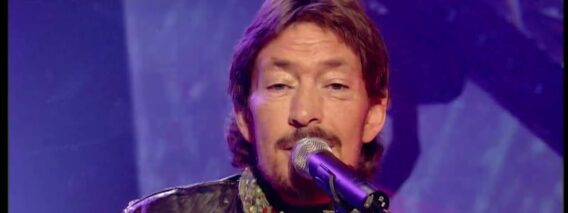 Chris Rea – Driving Home for Christmas – (Live on National Lottery Stars, 2000)