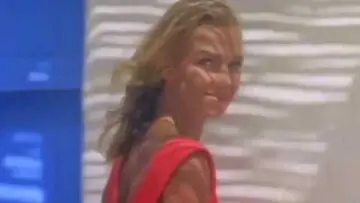Chris Rea – On the Beach (Official Music Video)
