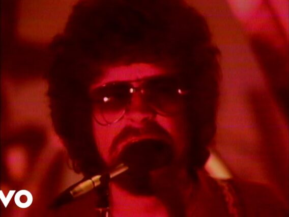 Electric Light Orchestra – Dont Bring Me Down (Official Video)