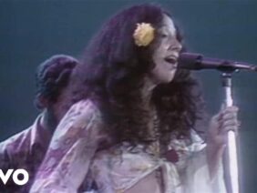 Maria Muldaur – Midnight at the Oasis (Live)