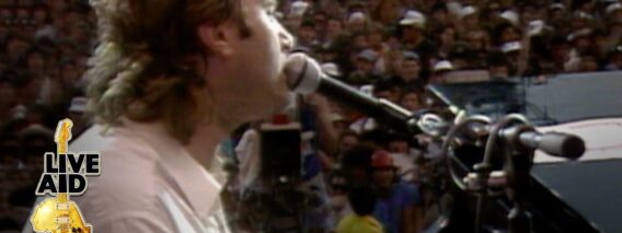 Phil Collins – In The Air Tonight (Live Aid 1985)