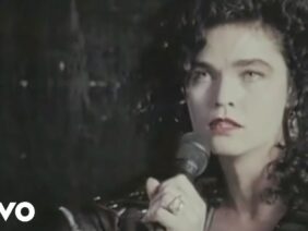 Alannah Myles – Black Velvet