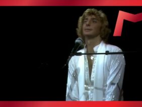 Barry Manilow – I Write The Songs (Live from the 1978 BBC Special)