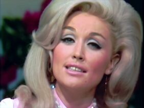 Dolly Parton – Coat of Many Colors First Performance