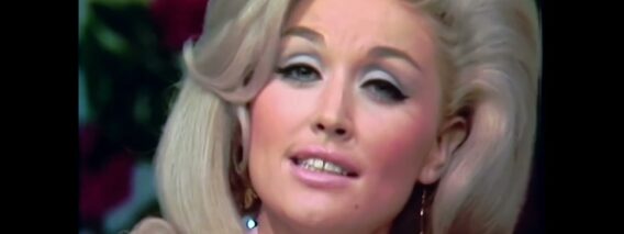 Dolly Parton – Coat of Many Colors First Performance