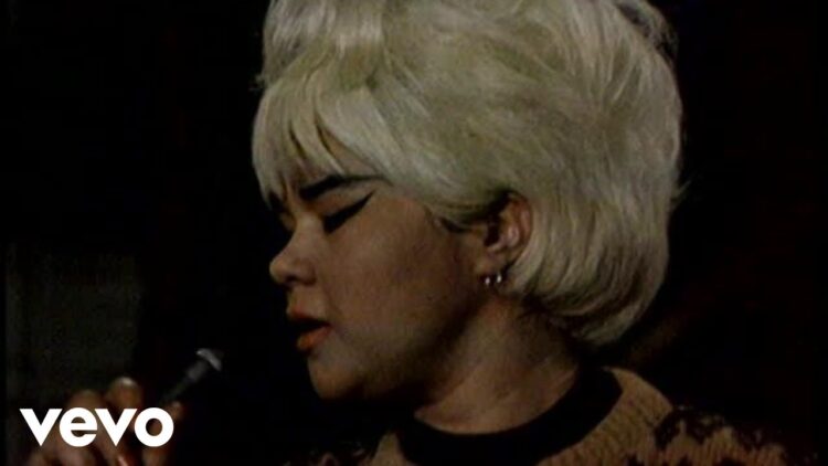 Etta James – Somethings Got A Hold On Me (Live)