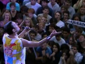 Queen – Love of my life (Live At Wembley)