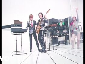 The Buggles – Video Killed The Radio Star (Official Music Video)