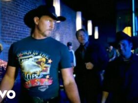 Trace Adkins – Honky Tonk Badonkadonk