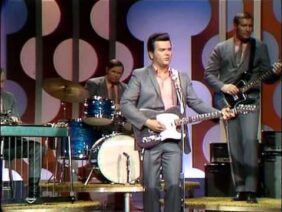 Conway Twitty – Hello Darlin (Live The Johnny Cash TV Show 1971).avi