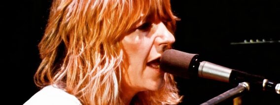 Fleetwood Mac – Go Your Own Way (Official Music Video) [HD]