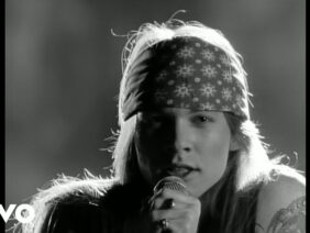 Guns N Roses – Sweet Child O Mine (Official Music Video)