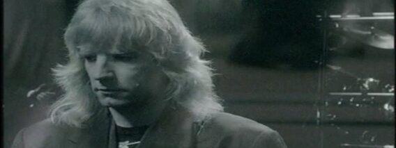 Status Quo – In The Army Now (Video)