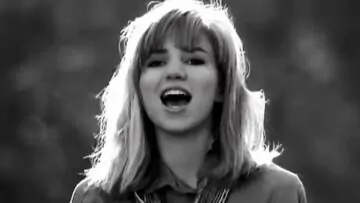 Debbie Gibson – Lost In Your Eyes (Official Music Video)