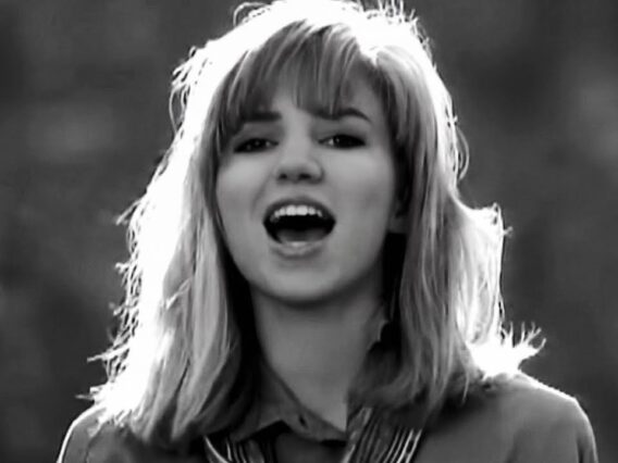 Debbie Gibson – Lost In Your Eyes (Official Music Video)