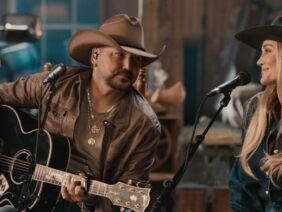 Jason Aldean and Brittany Aldean – Easier Gone (Fireside Sessions)