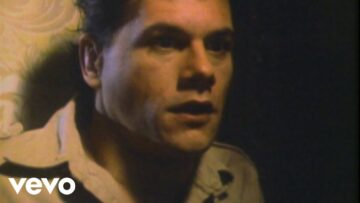 KC – Give It Up (Official Video)