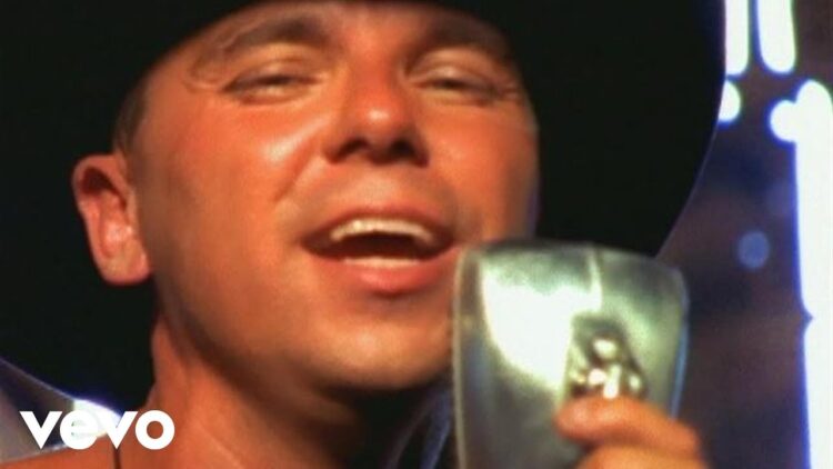 Kenny Chesney – She Thinks My Tractors Sexy (Official Video)