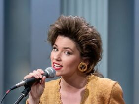 Shania Twains 1993 Debut Single Live: What Made You Say That | Dini Petty