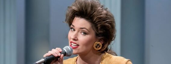 Shania Twains 1993 Debut Single Live: What Made You Say That | Dini Petty