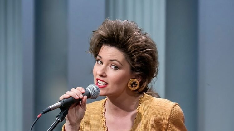 Shania Twains 1993 Debut Single Live: What Made You Say That | Dini Petty
