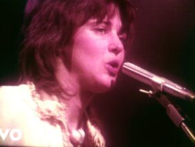 Suzi Quatro – Tear Me Apart (Official Music Video)