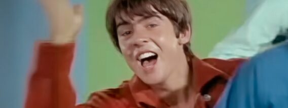 The Monkees – Daydream Believer (Official Music Video)