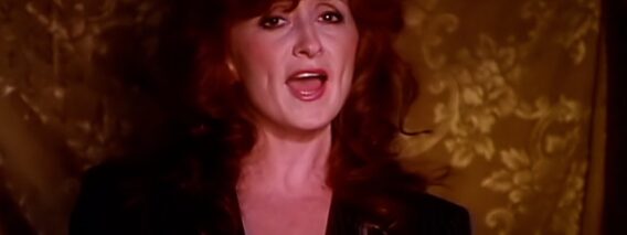 Bonnie Raitt – Something To Talk About