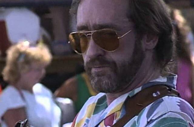 Dave Mason – World In Changes (Live at Farm Aid 1986)