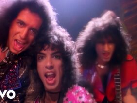 Kiss – Tears Are Falling