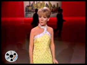 Petula Clark –  Downtown ( The Dean Martin Show  Episode 50  Jan 26  1967 )