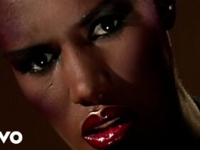 Grace Jones – Ive Seen That Face Before (Libertango)