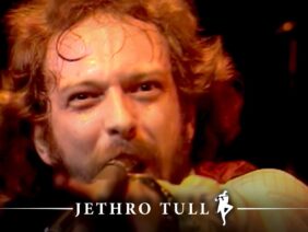 Jethro Tull – Thick As A Brick (Sight And Sound In Concert: Jethro Tull Live, 19th Feb, 1977)