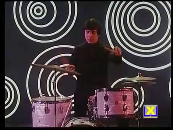 los-bravos-black-is-black