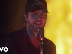 Luke Bryan – Thats My Kind Of Night (Official Music Video)