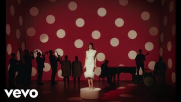 SIENNA SPIRO – Great Expectation (Official Music Video)