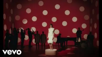 SIENNA SPIRO – Great Expectation (Official Music Video)